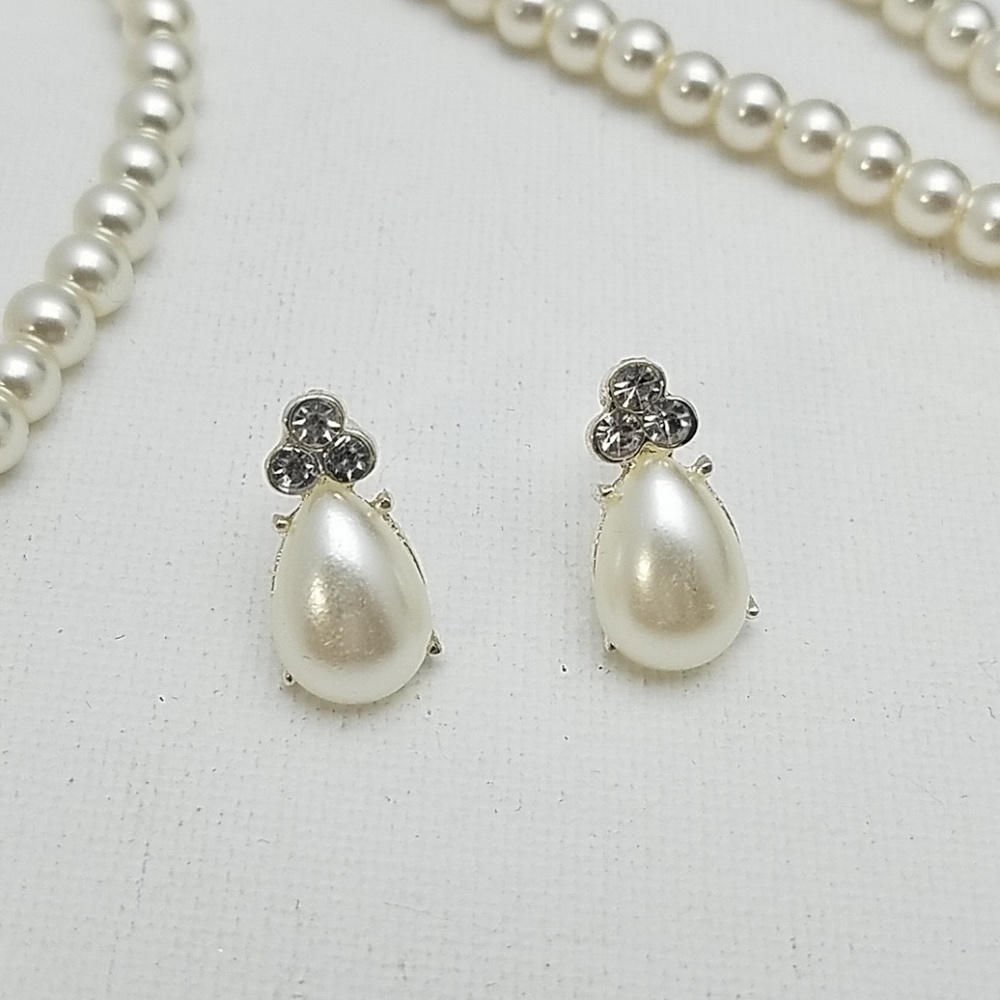 Faux Pearl & Rhinestone 16" Necklace & Earrings - Picture 3 of 3